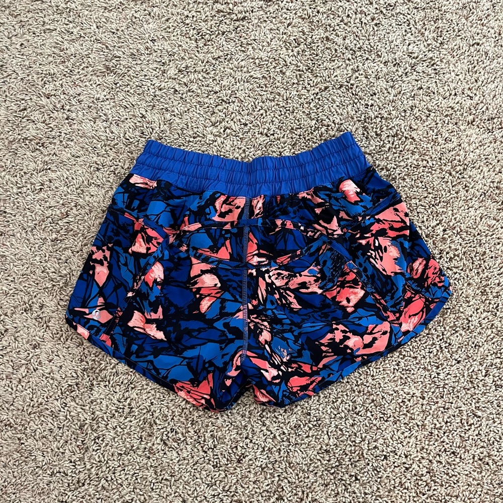 lululemon athletica Tracker Short in Paint Storm Harbor - Picture 3 of 4